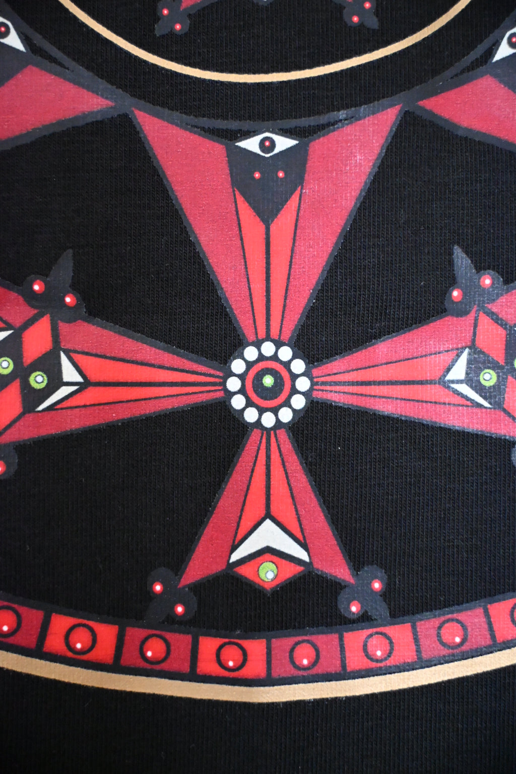 Armenian Heritage Cross & Letter "է" T-Shirt