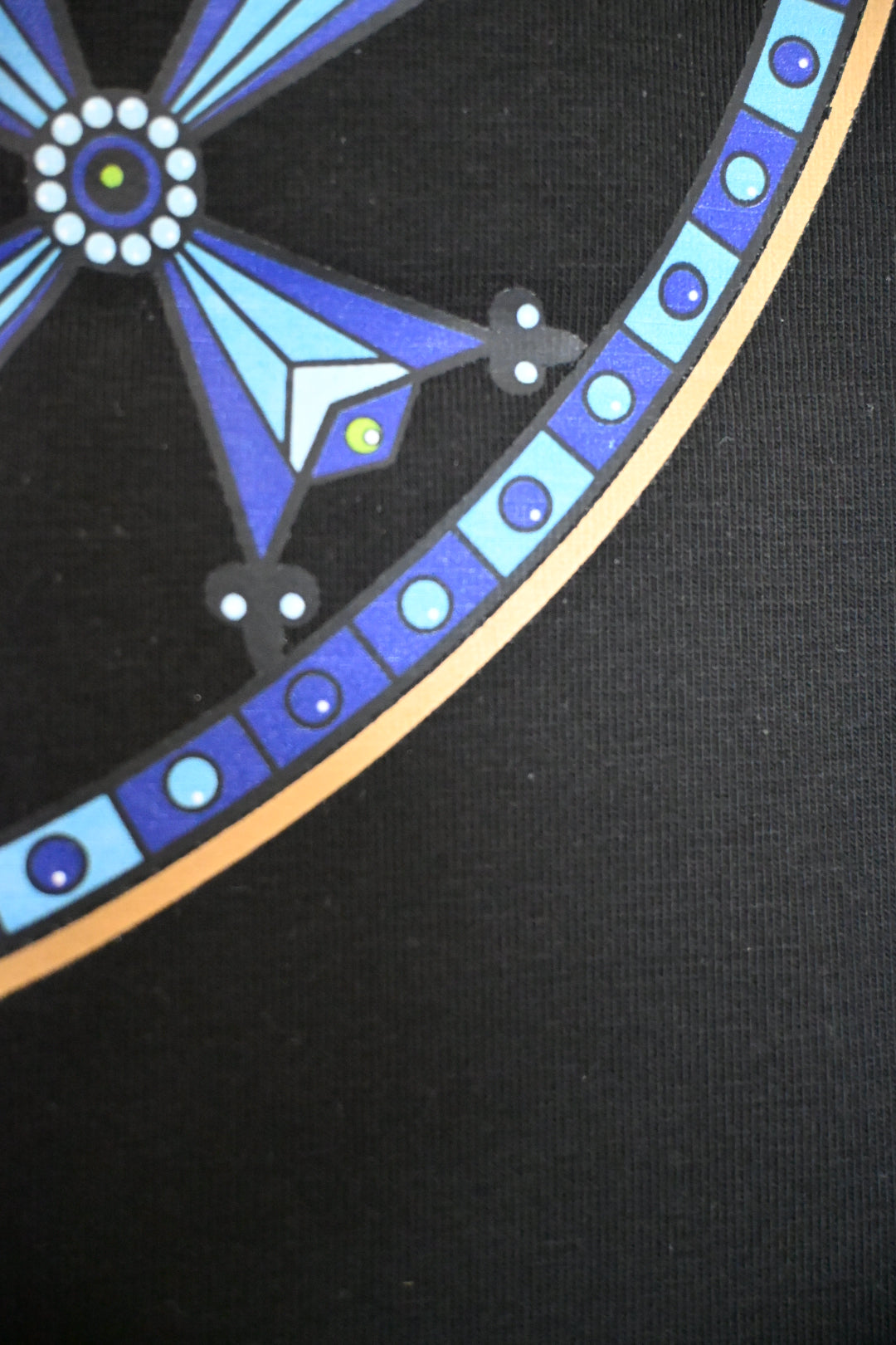 Armenian Heritage Cross & Letter "է" T-Shirt
